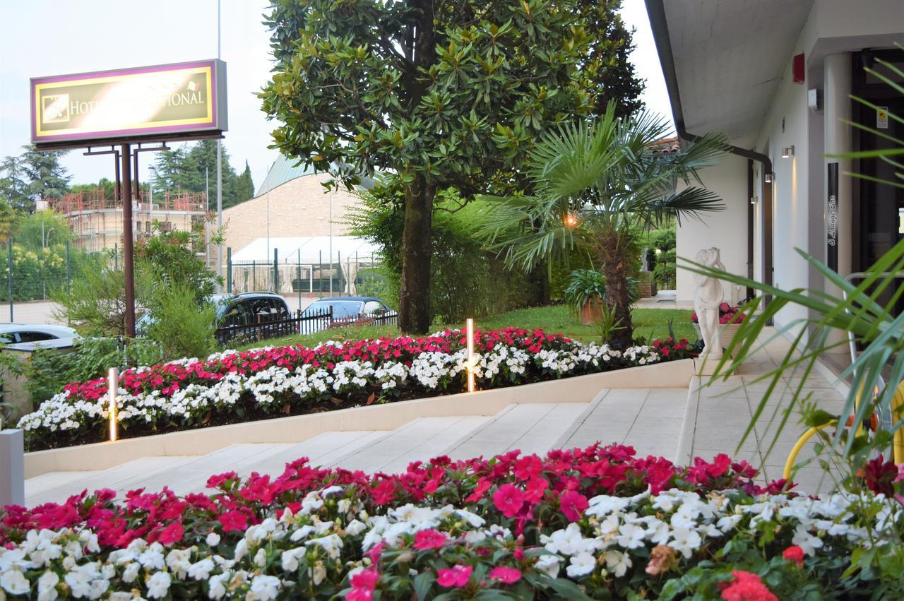 Hotel International Sirmione Eksteriør billede