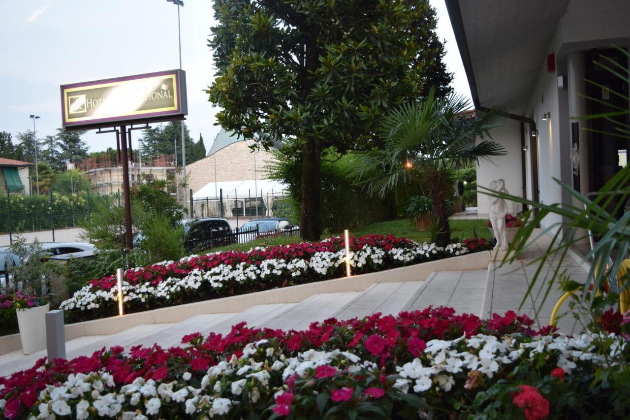 Hotel International Sirmione Eksteriør billede